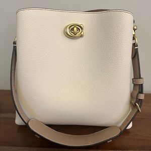 Coach Willow Bucket Bag in Chalk/Taupe
